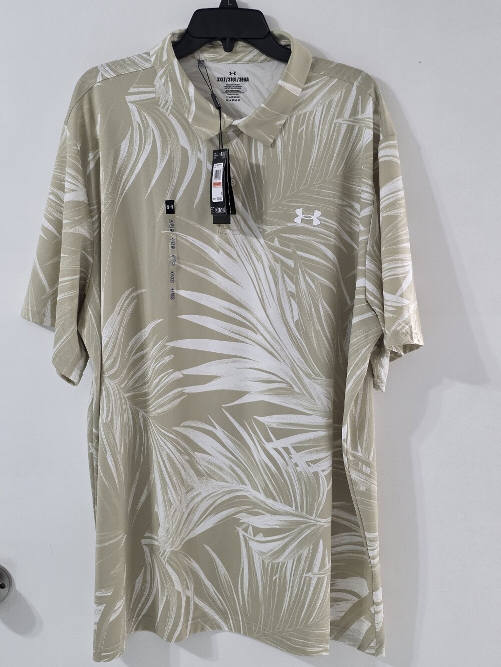 Under Armour Men’s Beige and White Palm-Print Golf Polo